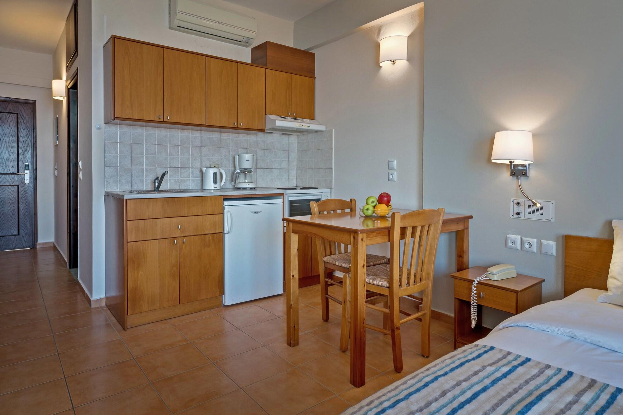 Batis Beach Hotel Ретимно Екстериор снимка