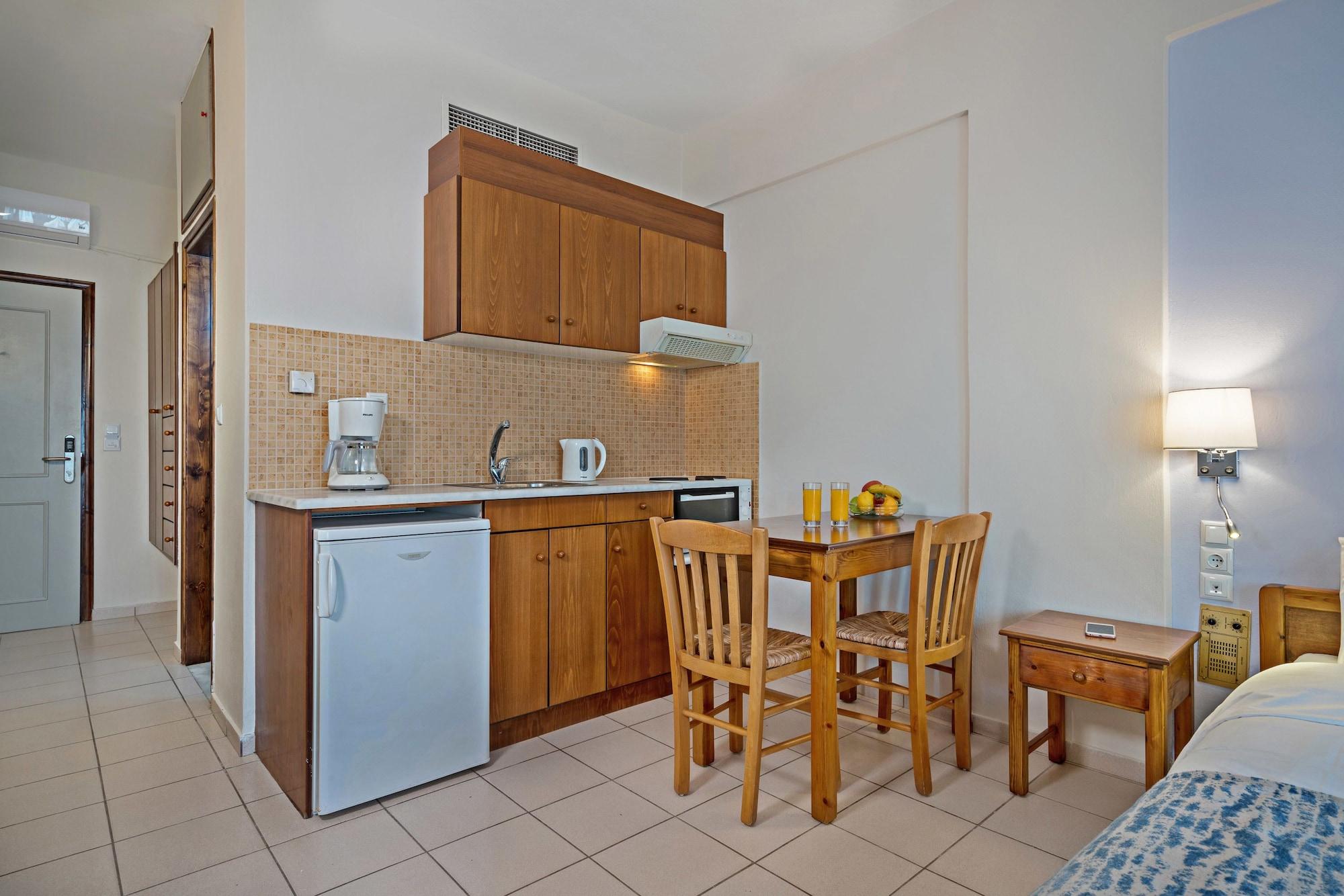Batis Beach Hotel Ретимно Екстериор снимка