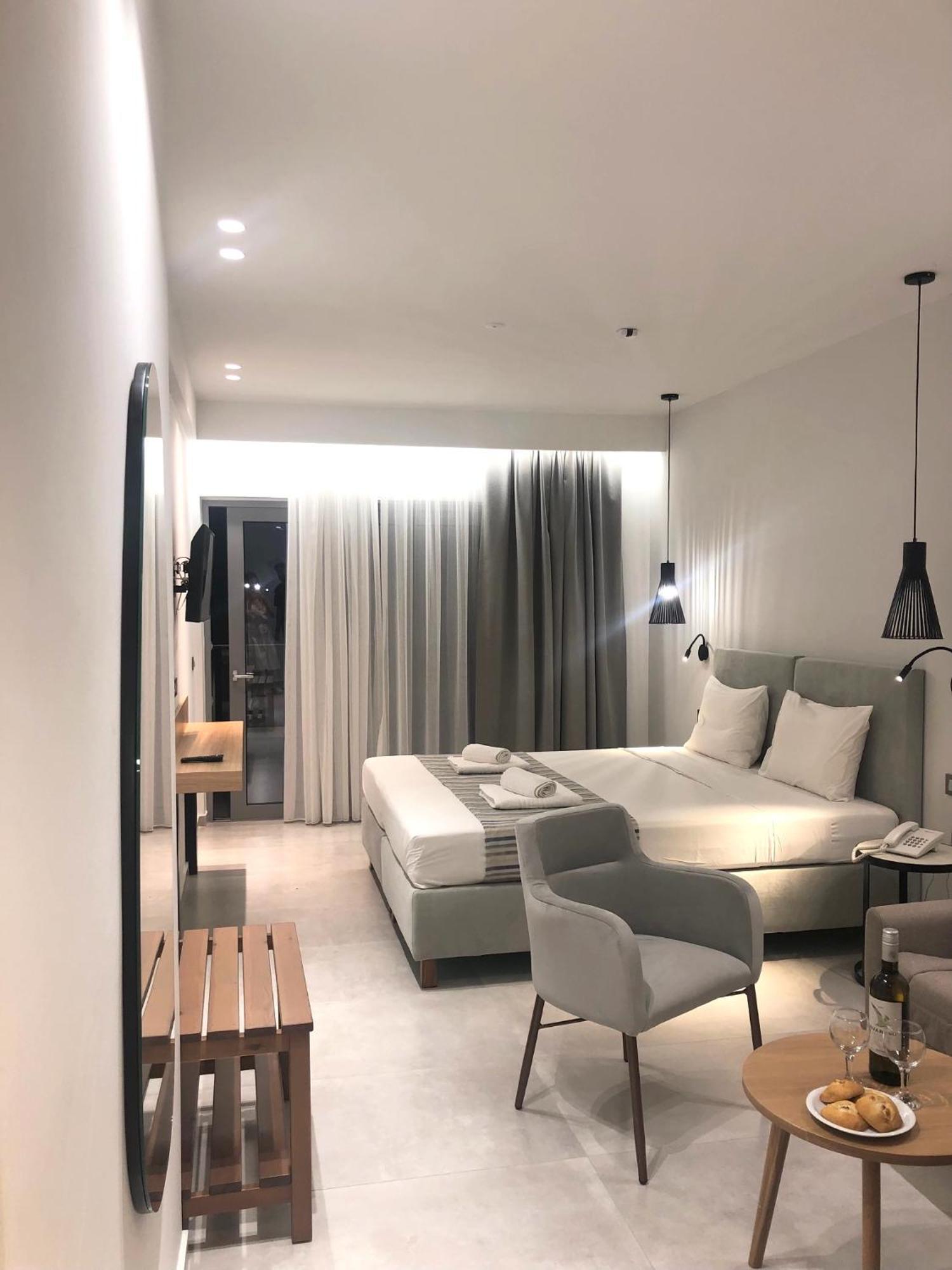 Batis Beach Hotel Ретимно Екстериор снимка