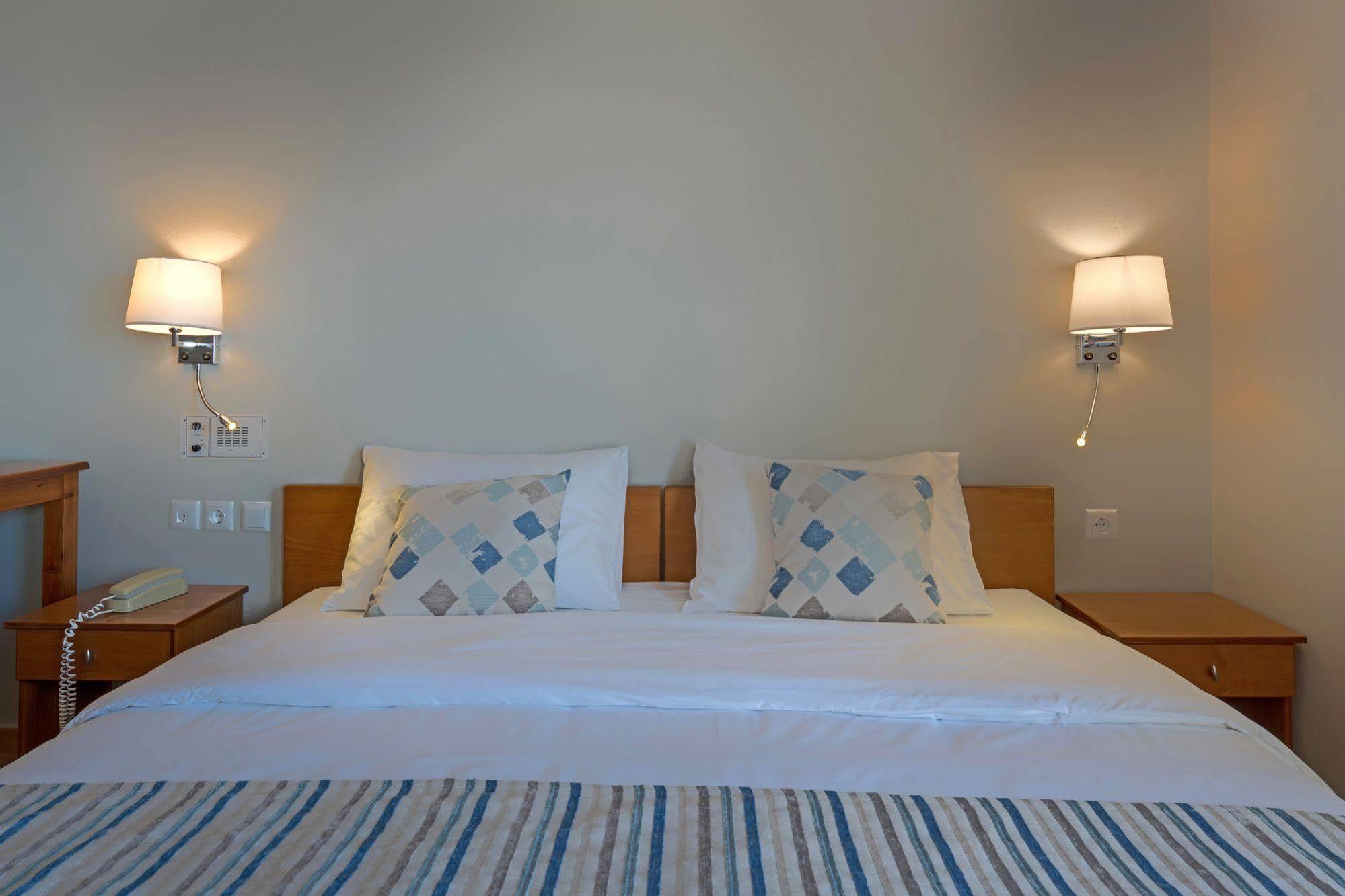 Batis Beach Hotel Ретимно Екстериор снимка