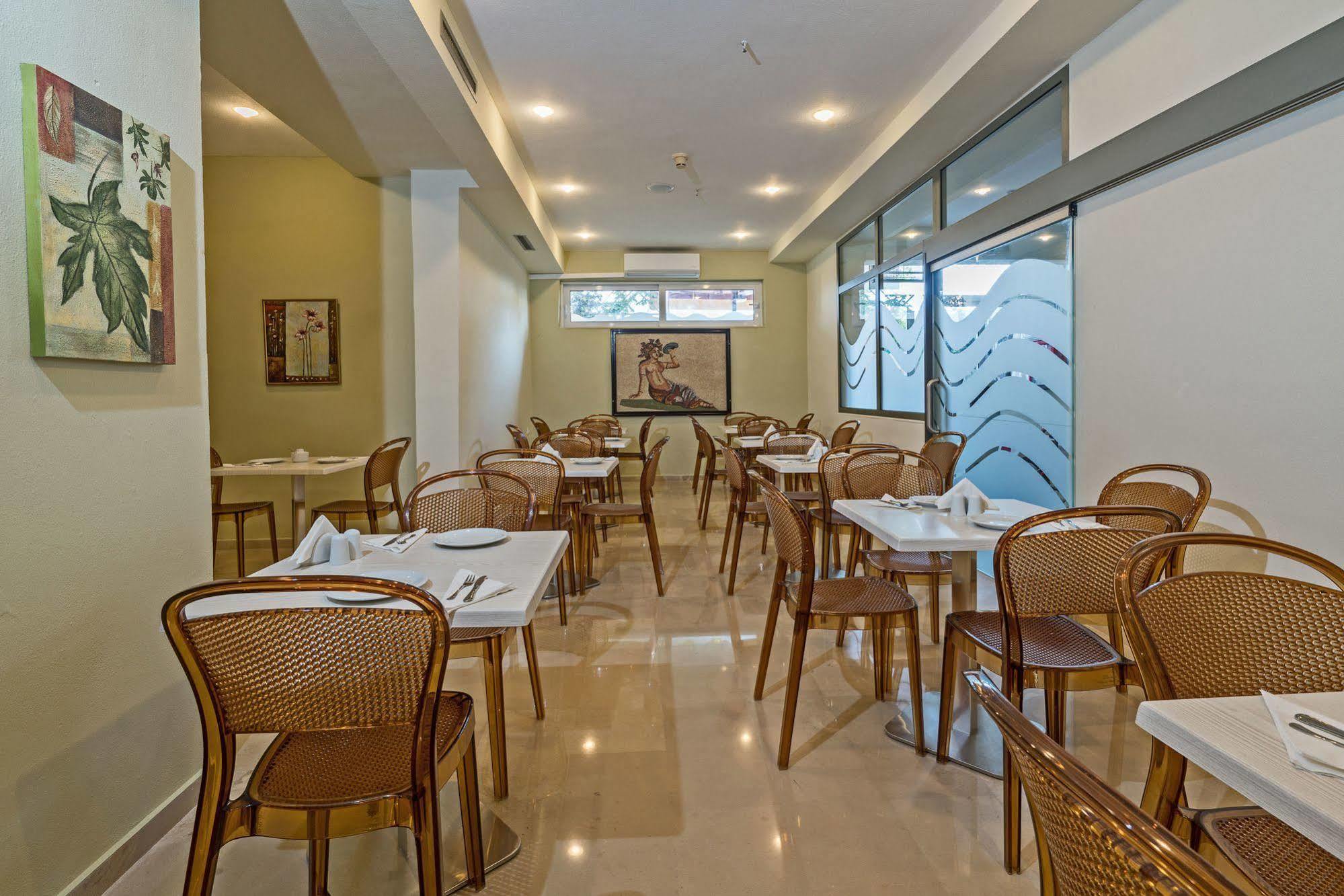 Batis Beach Hotel Ретимно Екстериор снимка