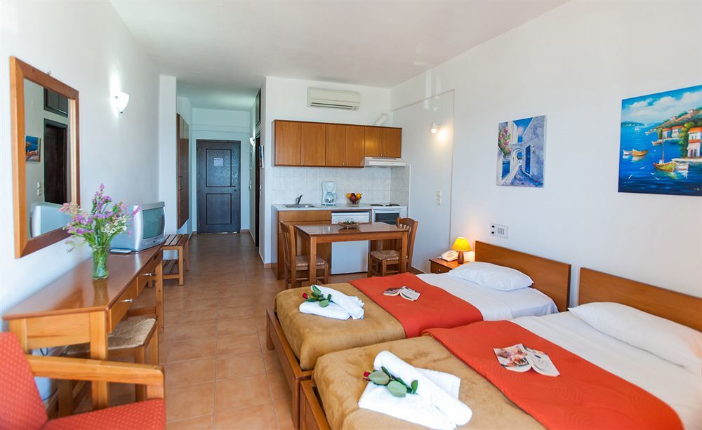 Batis Beach Hotel Ретимно Екстериор снимка